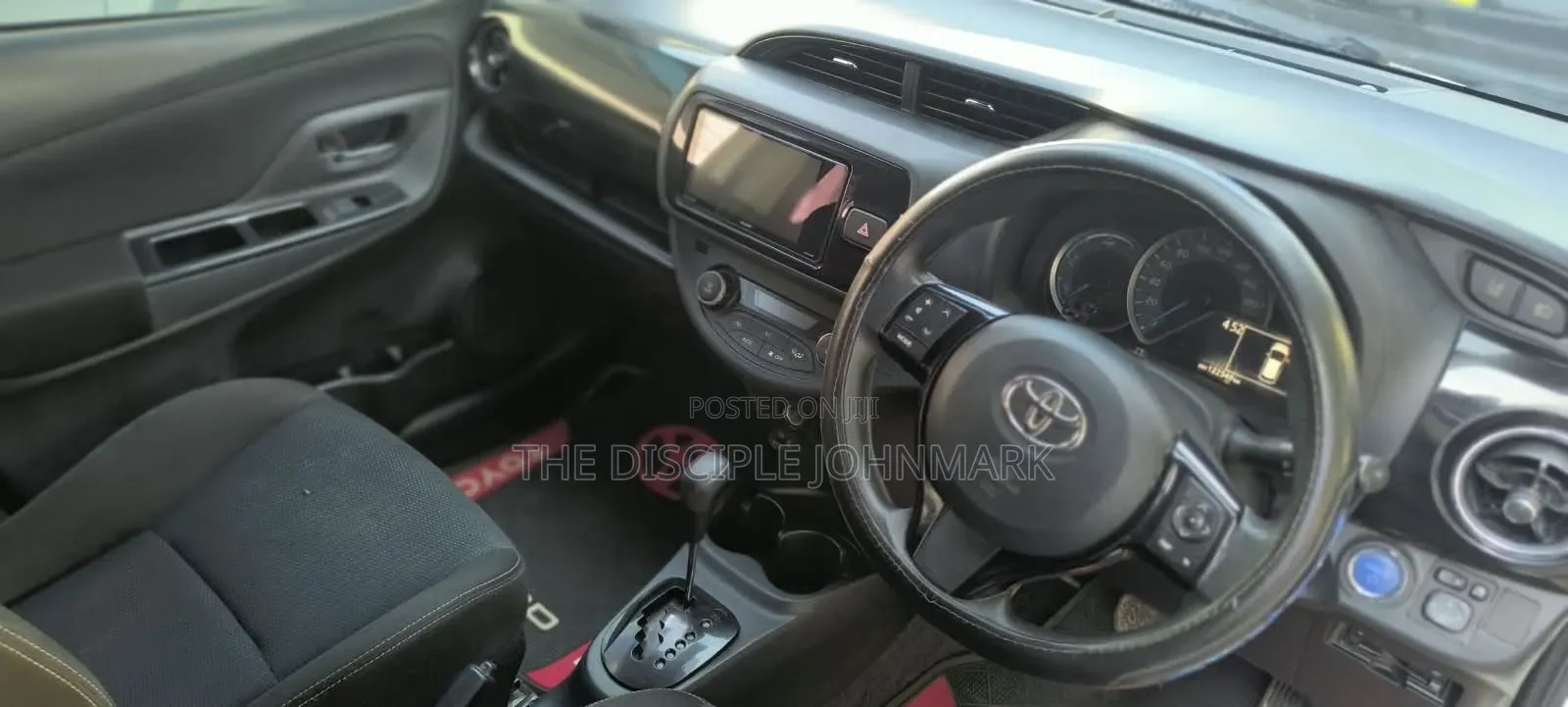 Toyota Vitz 2018 White