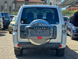 Mitsubishi Pajero V90 3.0 V6 GL 2019 Pearl