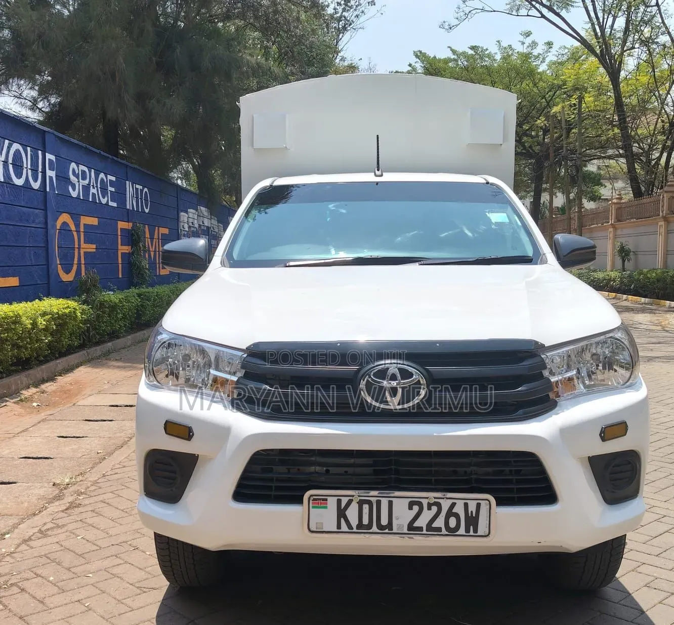Toyota Hilux 2025 White