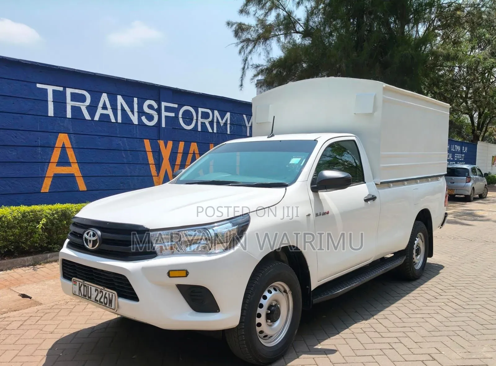 Toyota Hilux 2025 White