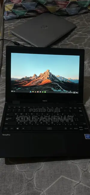 Laptop NEC 4GB Intel SSD 72GB