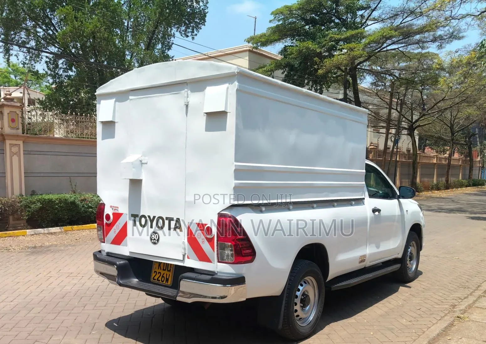 Toyota Hilux 2025 White
