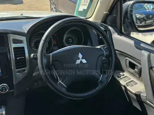 Mitsubishi Pajero V90 3.0 V6 GL 2019 Pearl