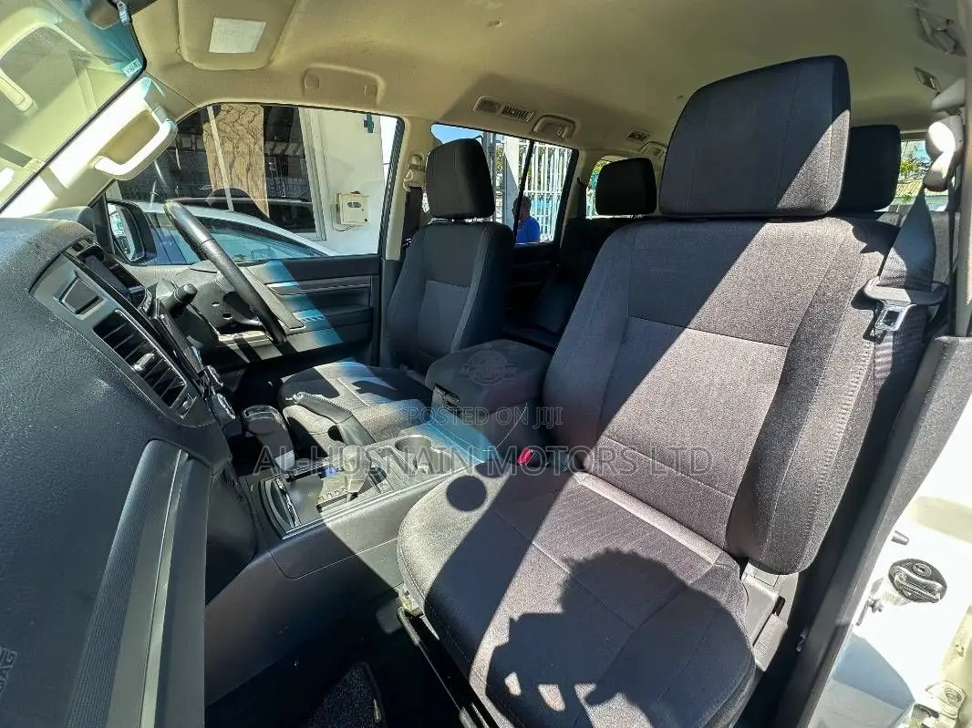 Mitsubishi Pajero V90 3.0 V6 GL 2019 Pearl