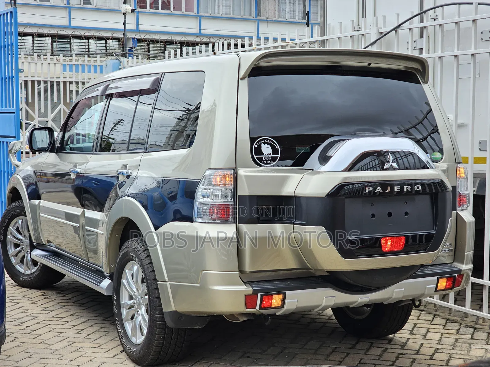 Mitsubishi Pajero V90 3.2 DI-D GL 2019 Gold