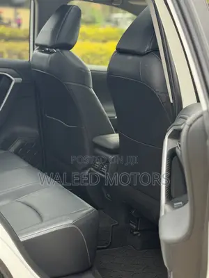 Toyota RAV4 2020 White
