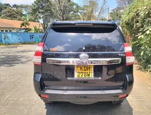 Toyota Land Cruiser Prado 2016 Black