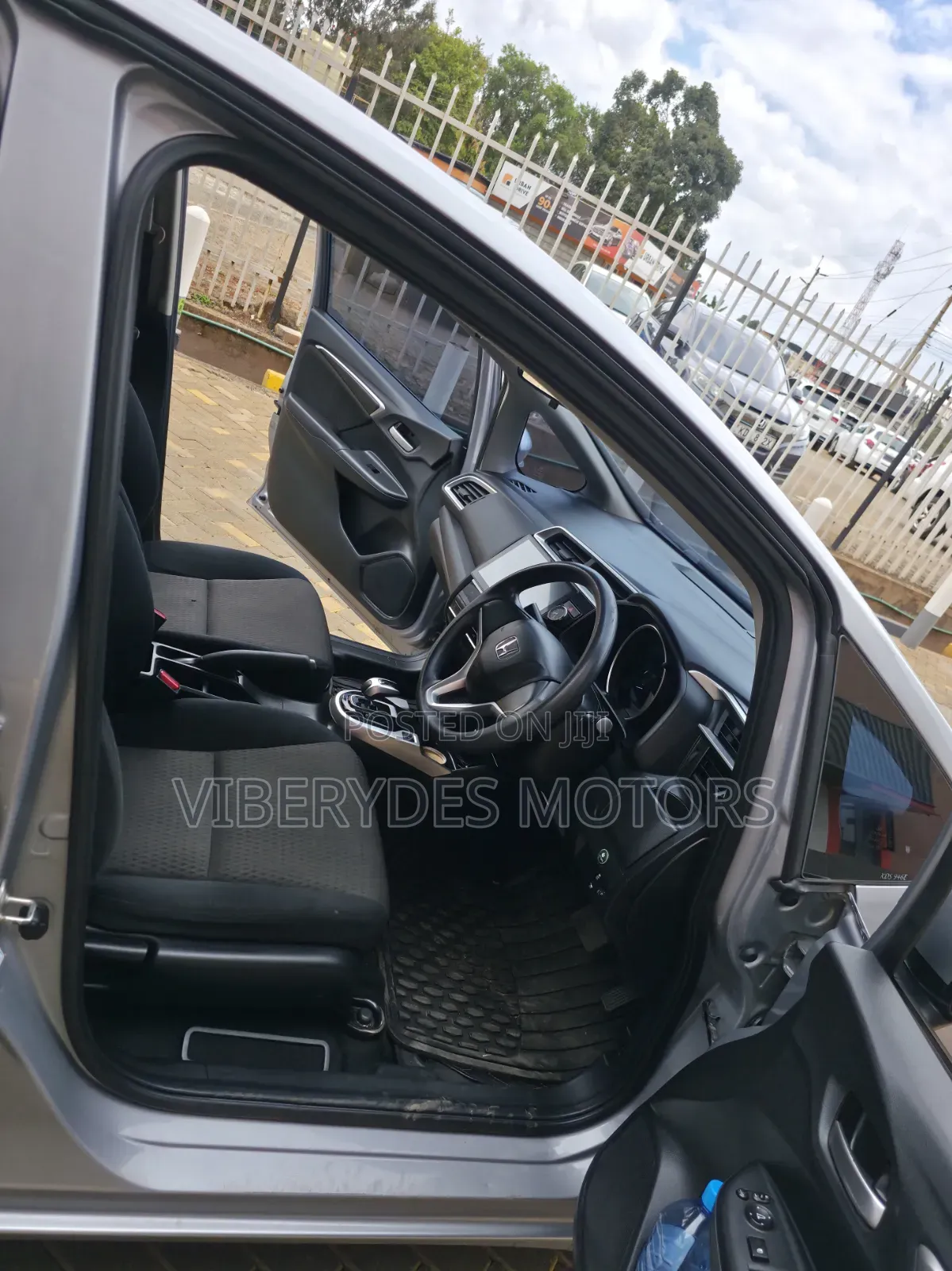 Honda Fit 2017 Silver
