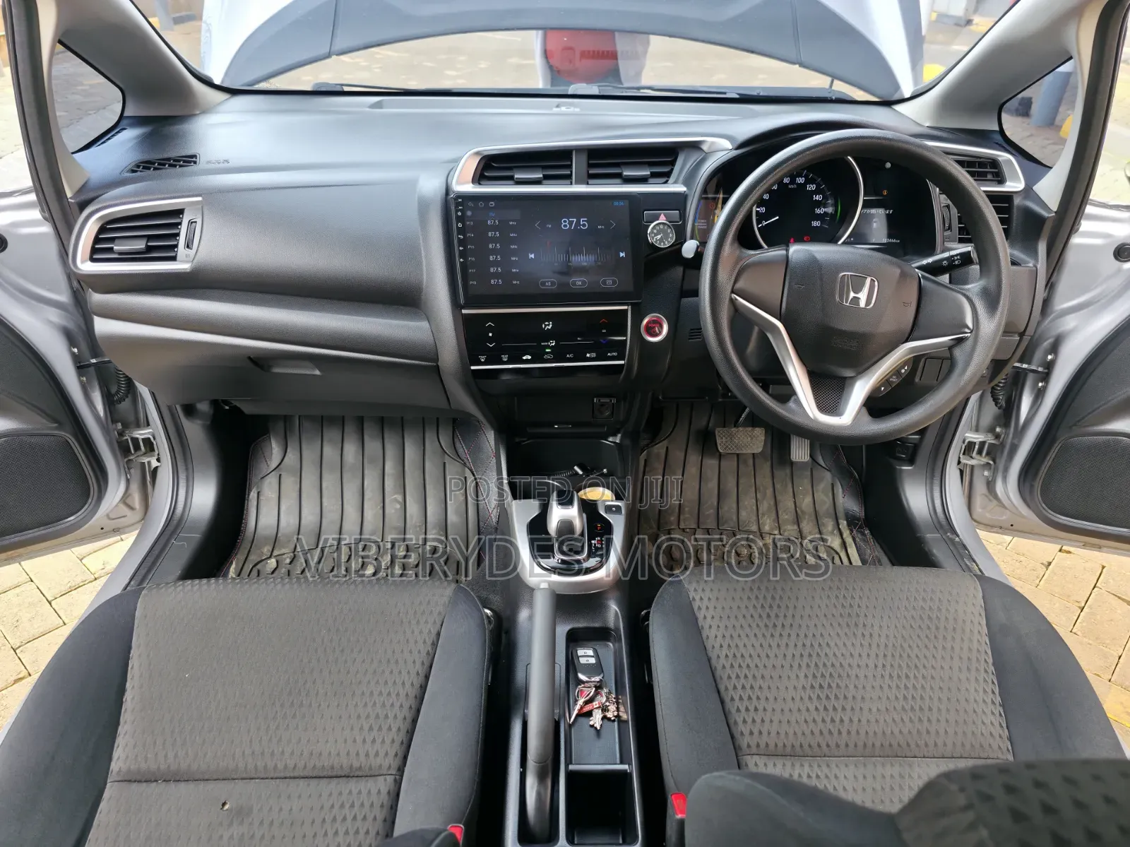 Honda Fit 2017 Silver