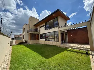 4bdrm Townhouse/Terrace in Membley Estate for sale