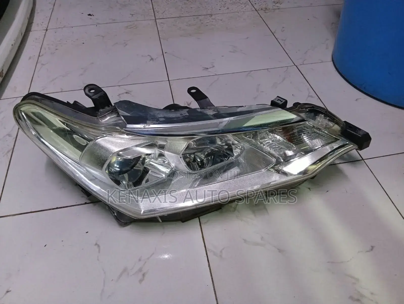 Fielder 165 Xenon Headlight