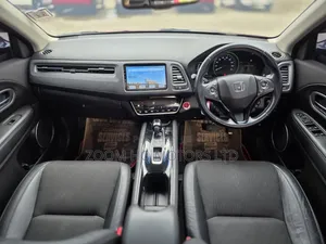 Honda Vezel 2018 Maroon