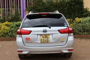 Toyota Corolla Fielder 2015 Silver