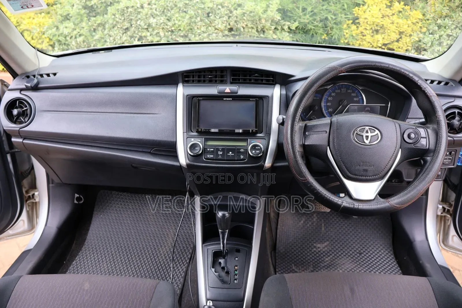Toyota Corolla Fielder 2015 Silver