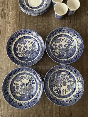 16 Piece Vintage China Blue Willow Collection