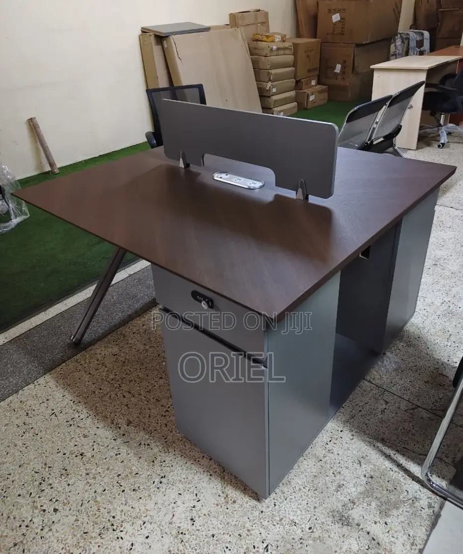 2-Way Office Workstation : Corporate Office Staff Workstation