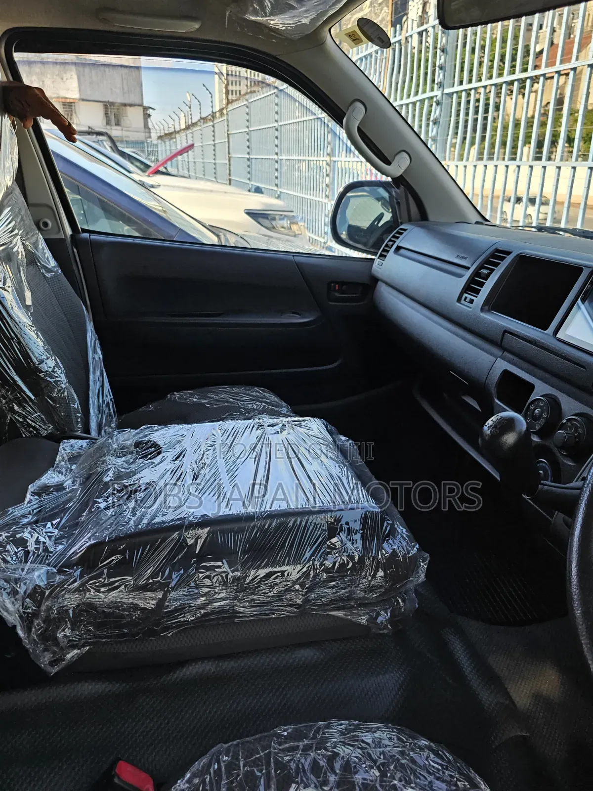 Toyota HiAce 2019 Silver