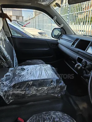 Toyota HiAce 2019 Silver