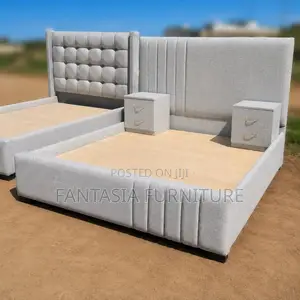 5x6 Grey Tufted Chester Bed + Nightstands | Sideboxes