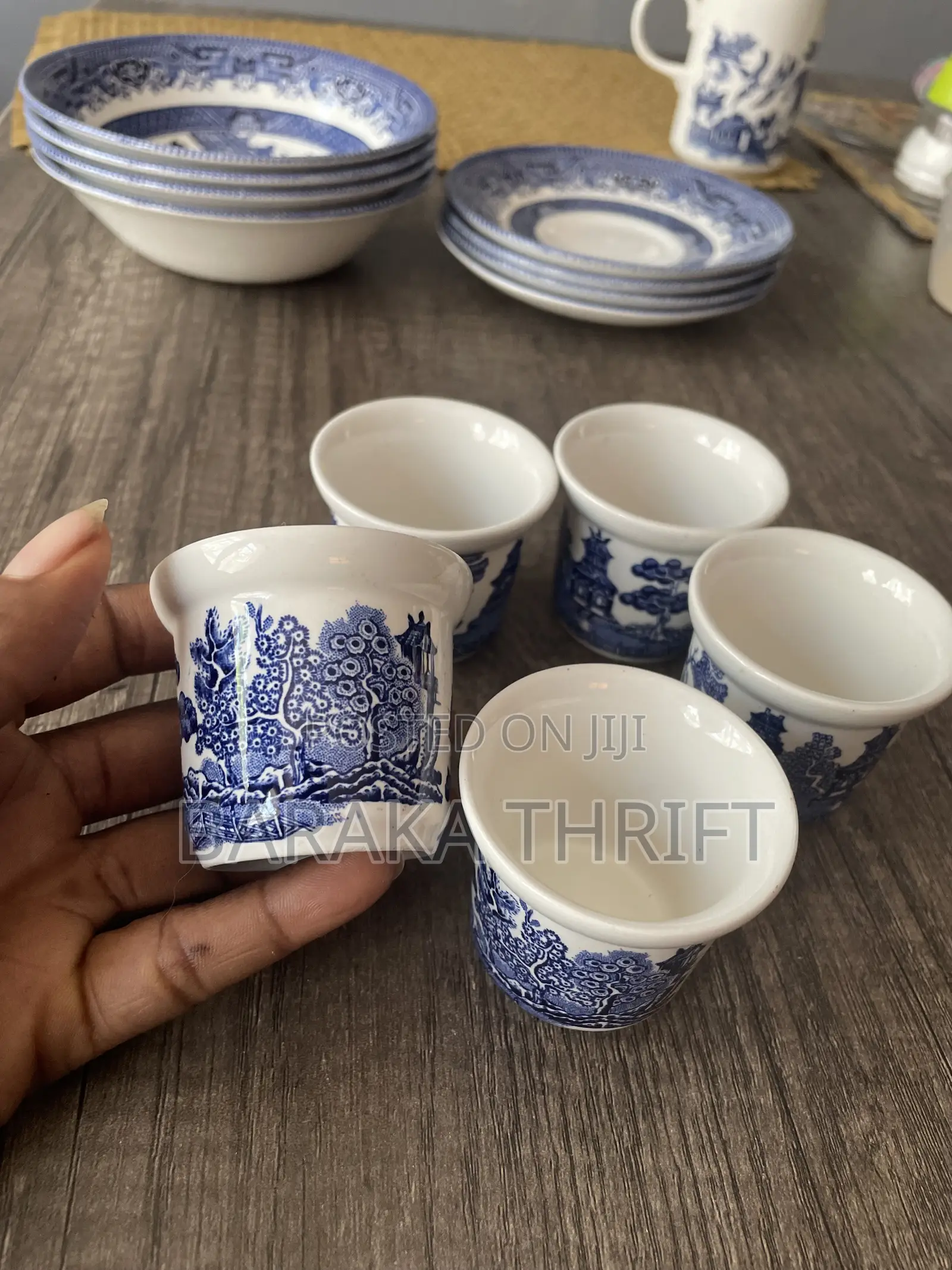 16 Piece Vintage China Blue Willow Collection