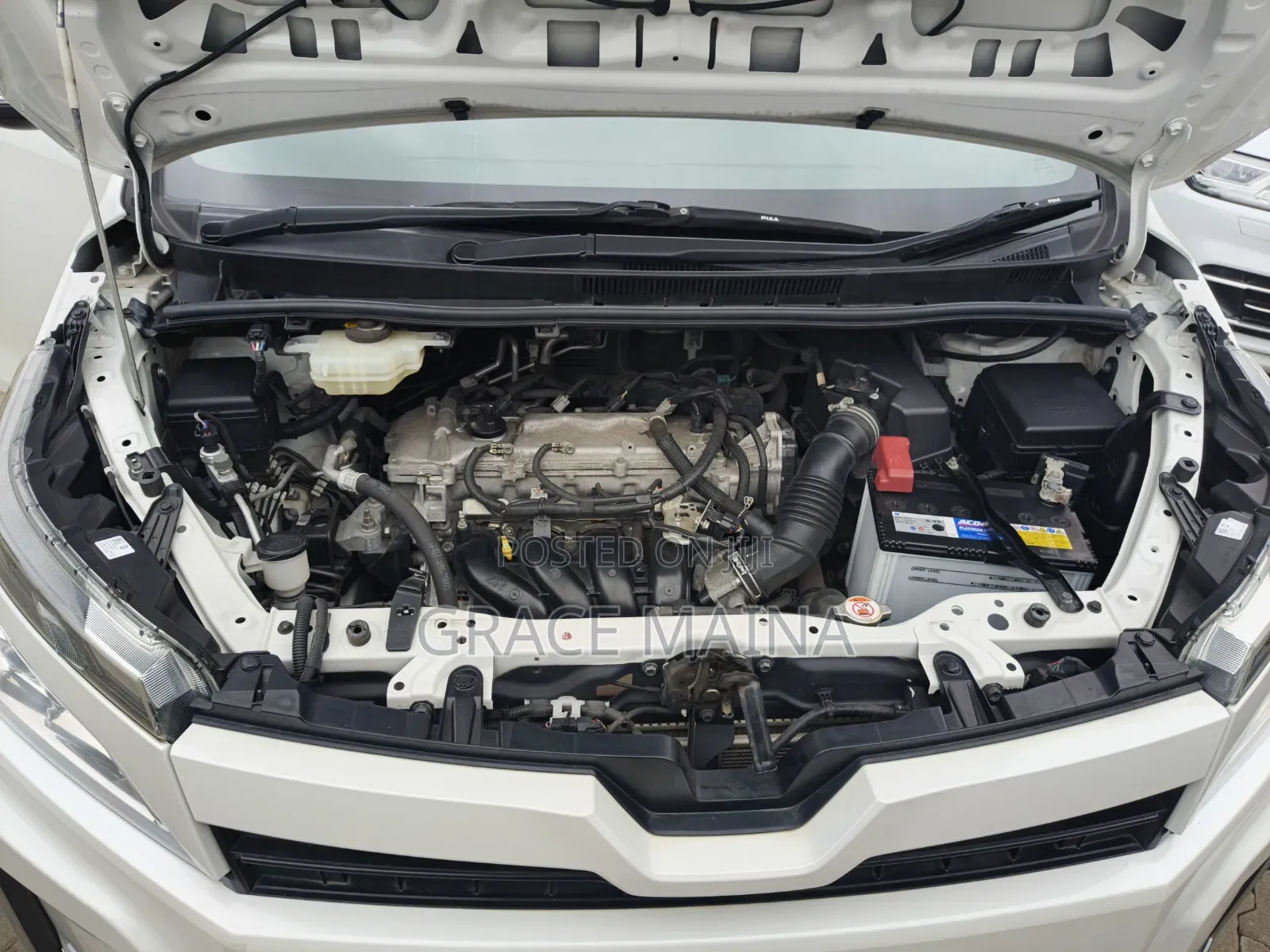 Toyota Voxy V 2WD 7-Seater 2019 White
