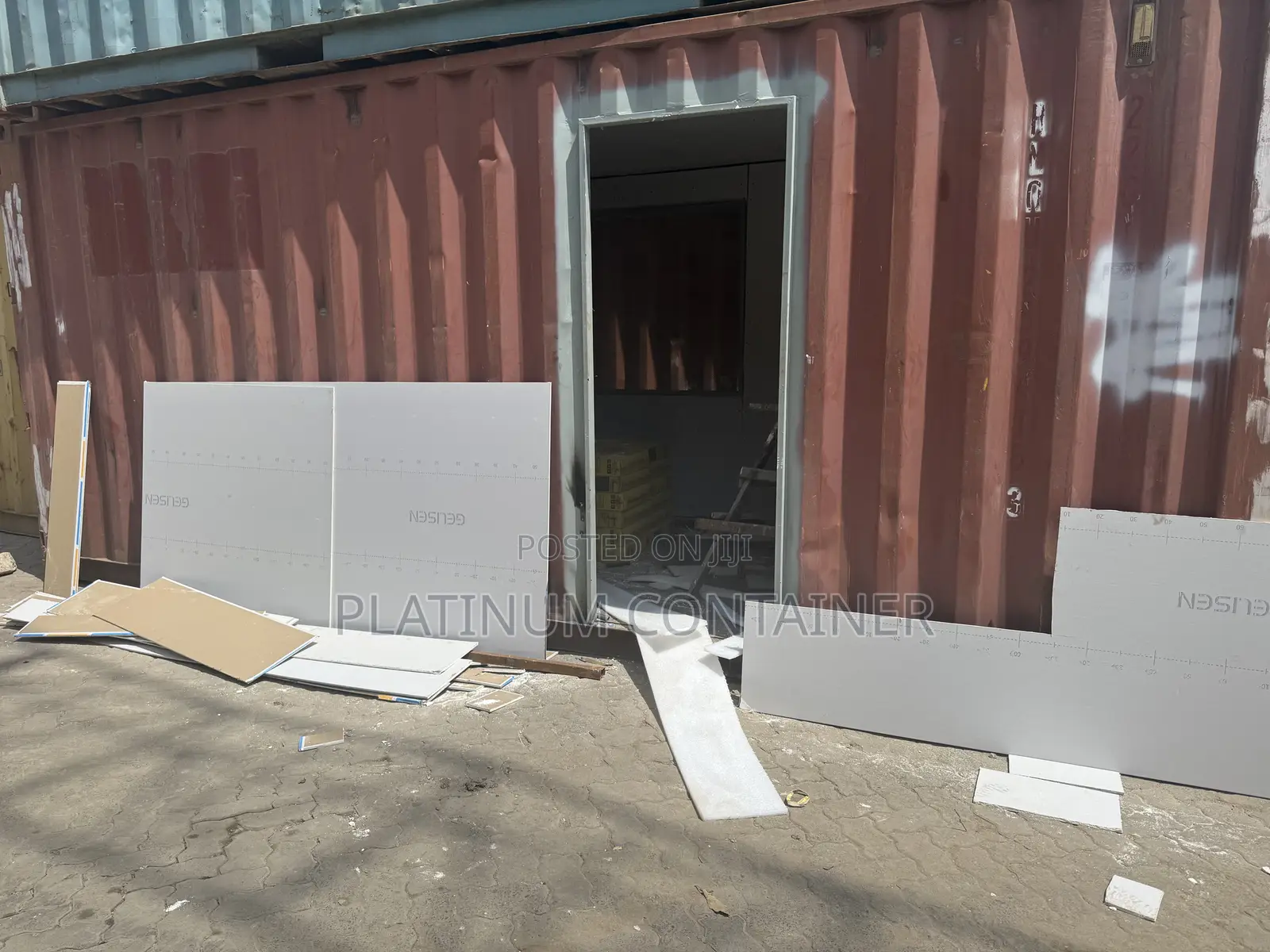 Container Bedsitter