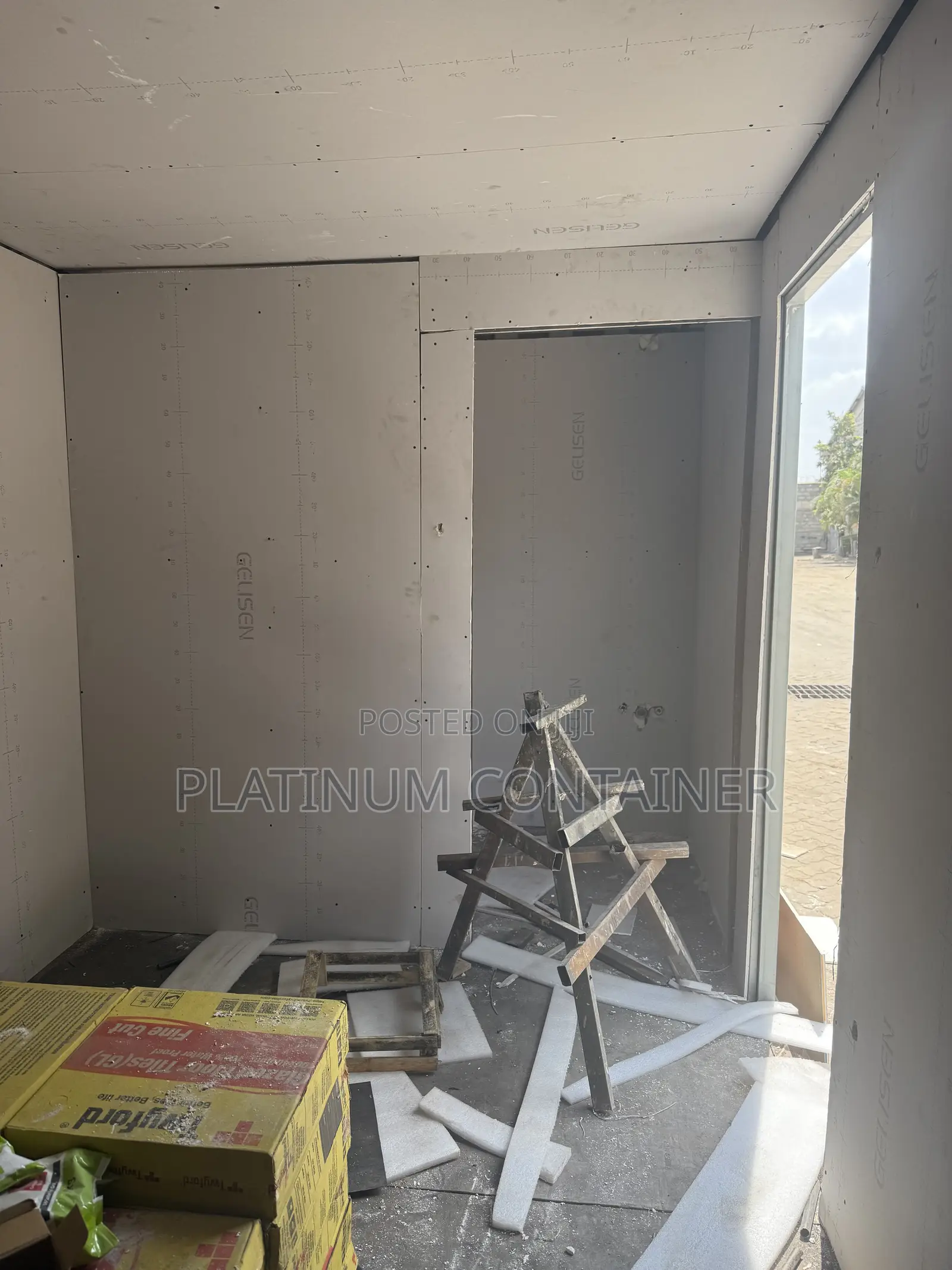 Container Bedsitter