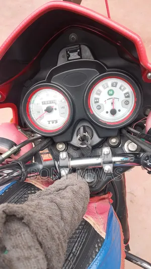 TVS HLX Plus ES 2024 Red
