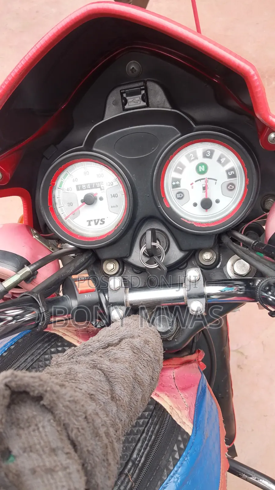 TVS HLX Plus ES 2024 Red