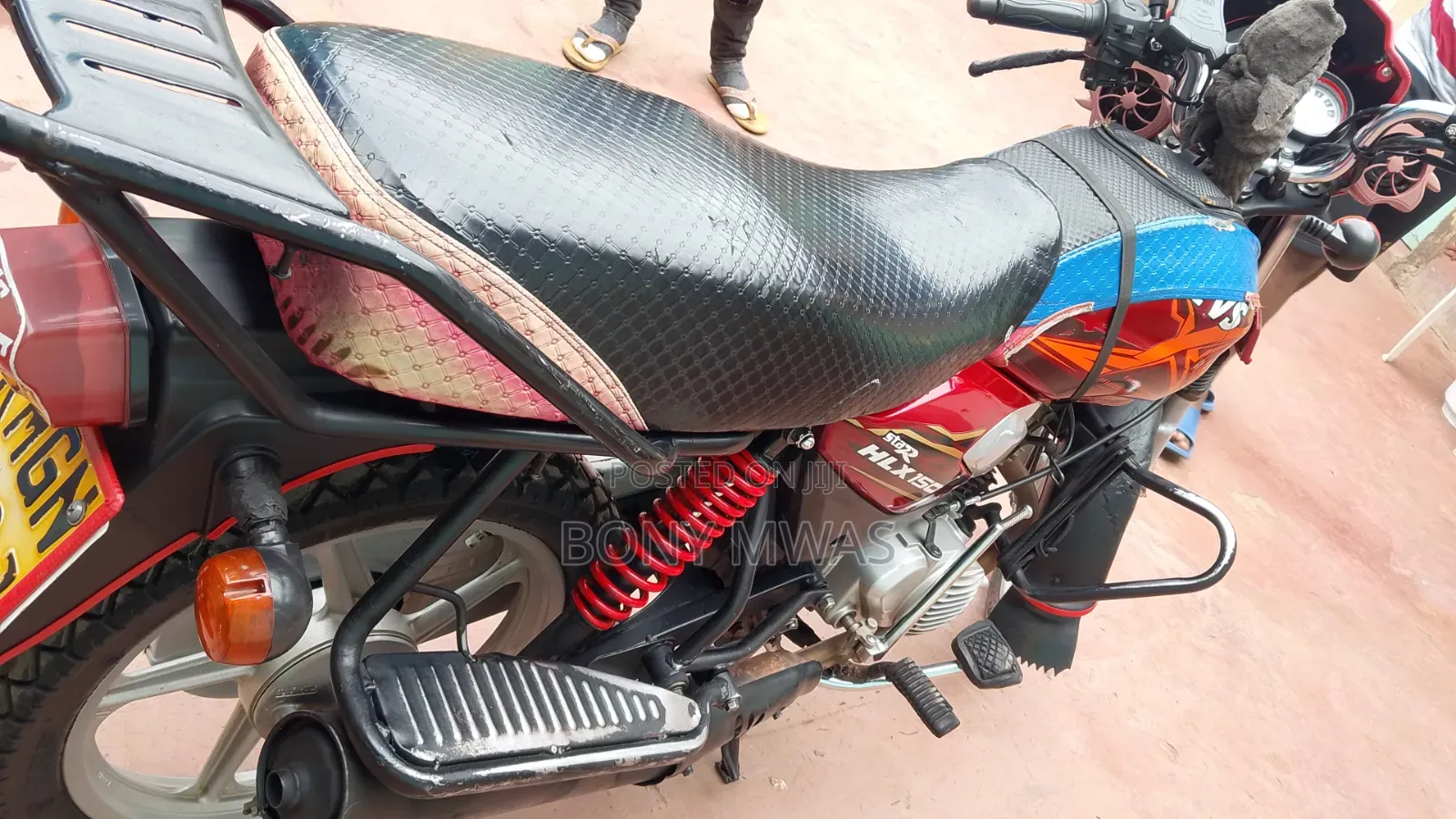 TVS HLX Plus ES 2024 Red