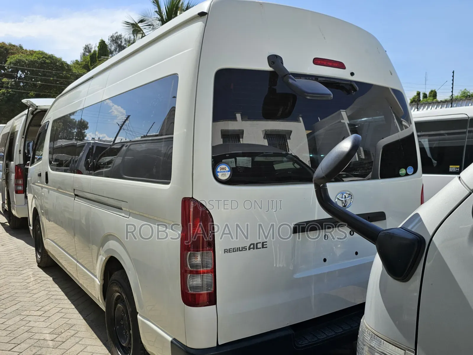 Toyota HiAce 2019 White