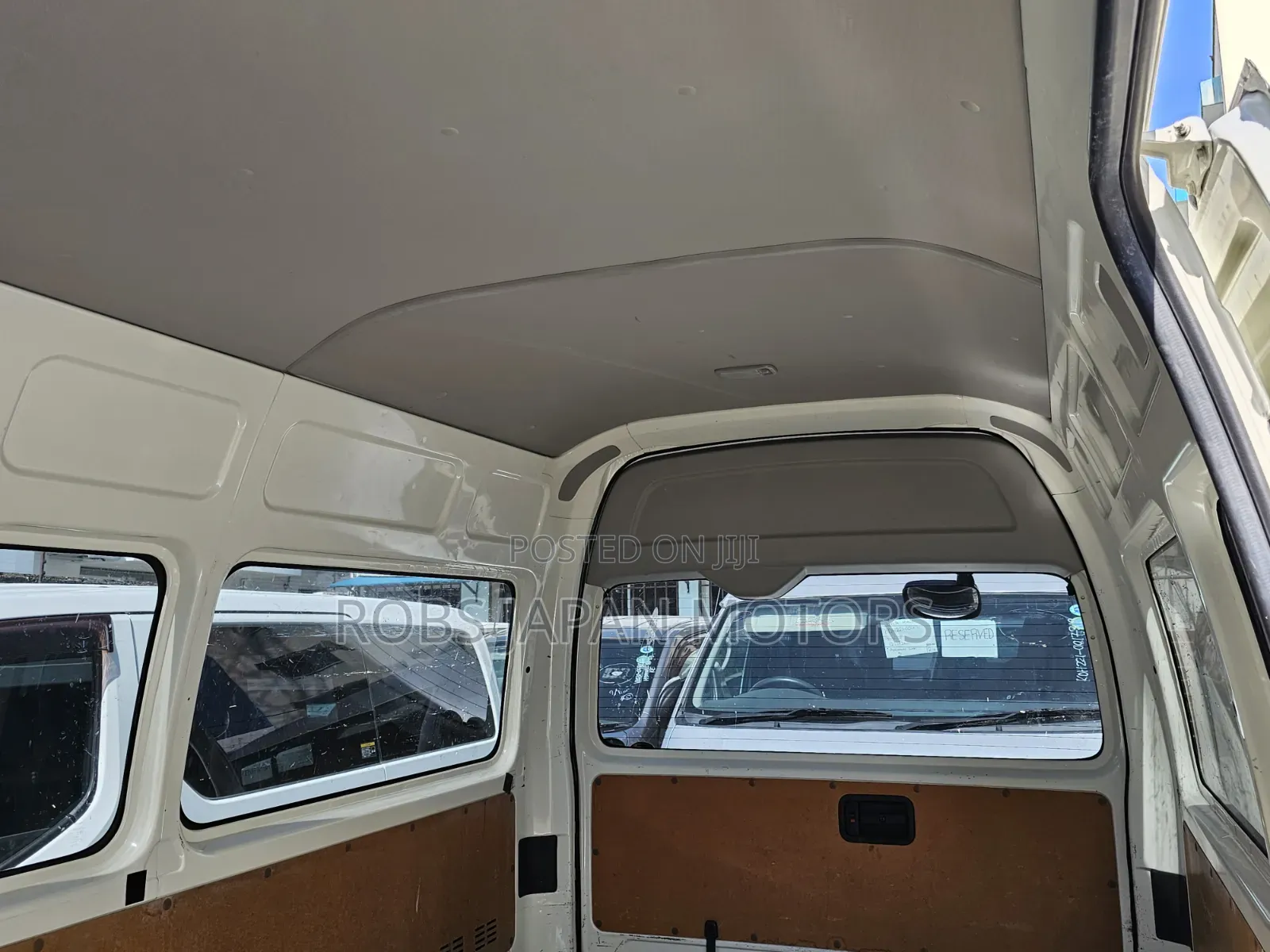 Toyota HiAce 2019 White