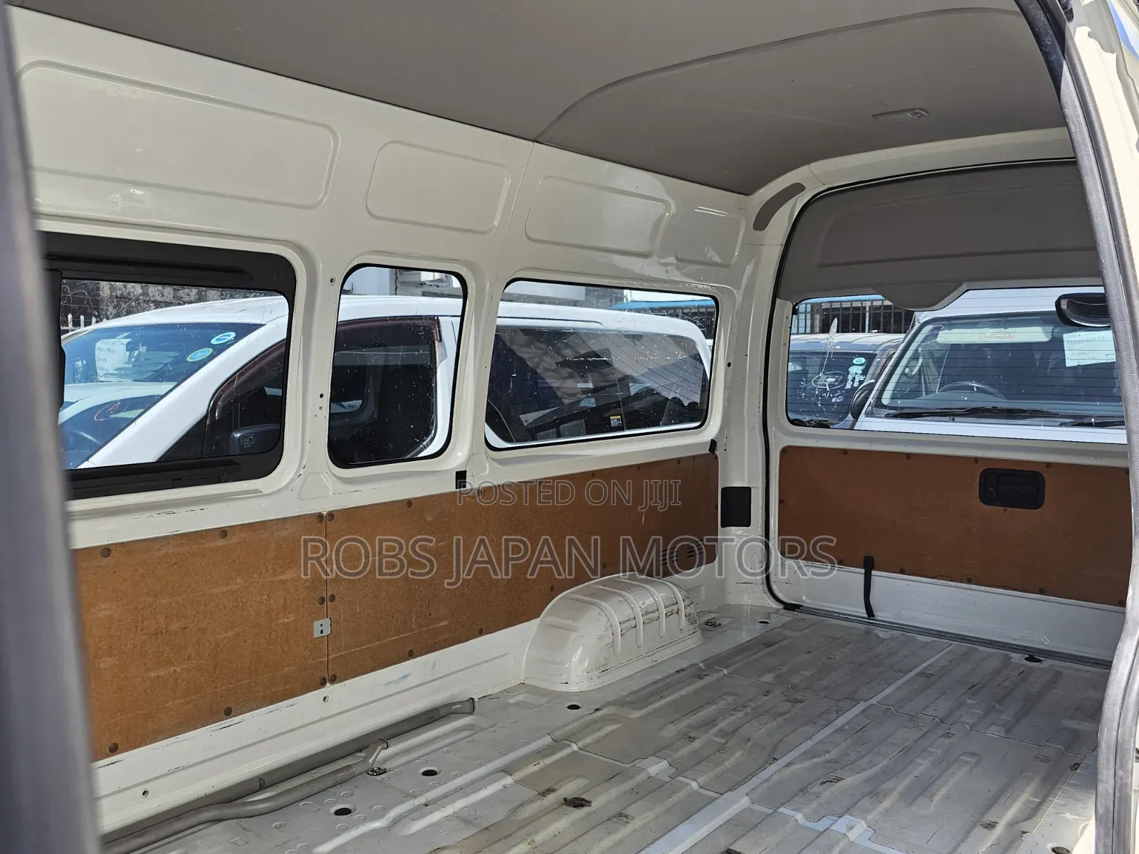 Toyota HiAce 2019 White