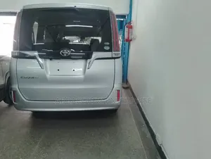 Toyota Esquire 2019 Silver