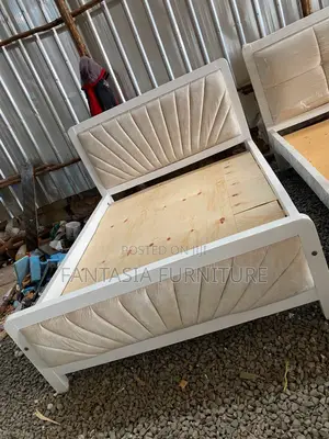 5x6 Sunburst Padded Mocket Bed in White Frame: Free Delivery