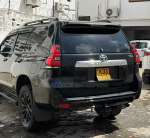 Toyota Land Cruiser Prado 2018 Black