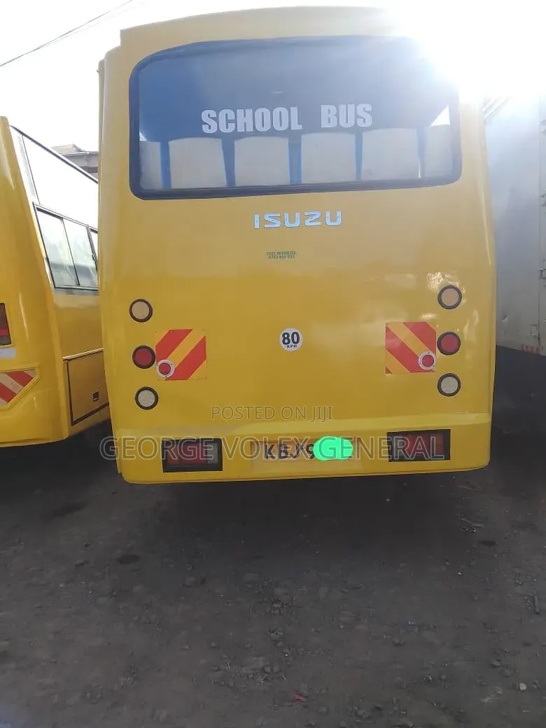 Isuzu FRR 2009 Yellow