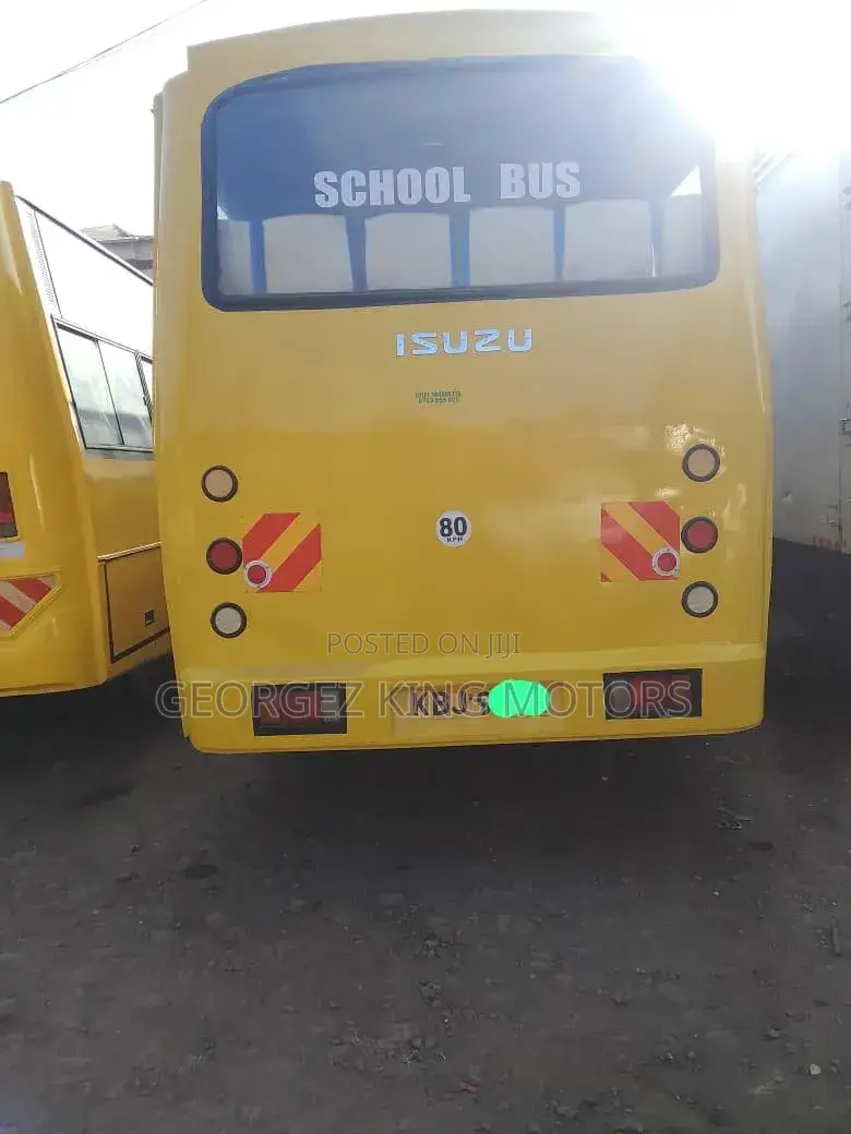 Isuzu FRR 2009 Yellow