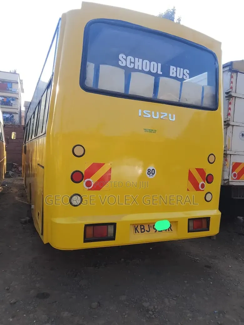 Isuzu FRR 2009 Yellow