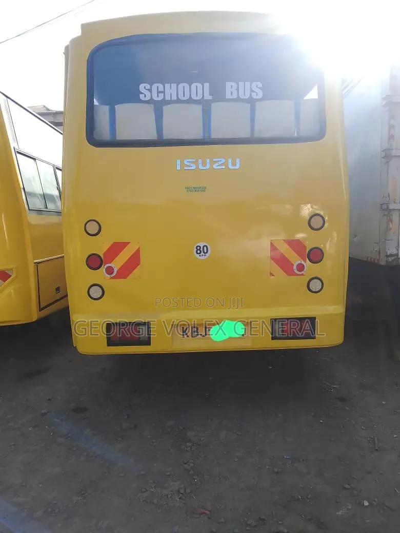 Isuzu FRR 2009 Yellow