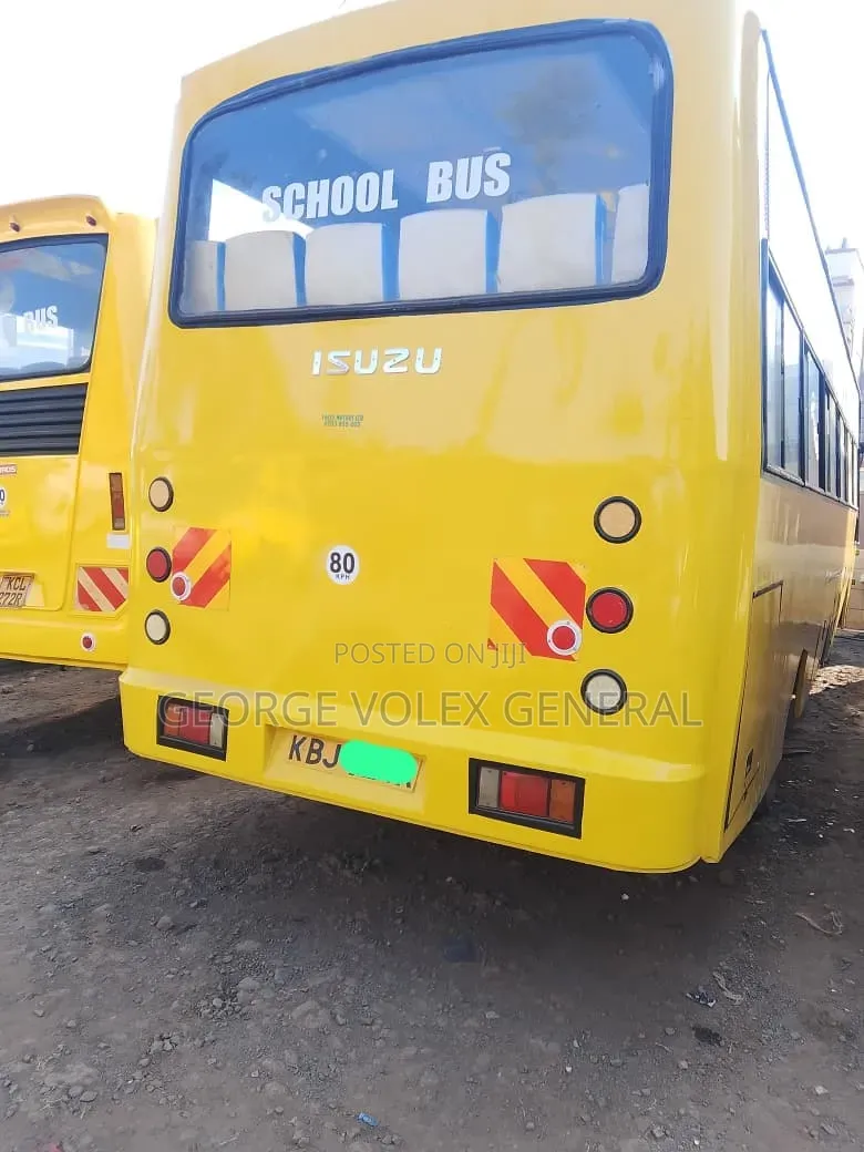 Isuzu FRR 2009 Yellow
