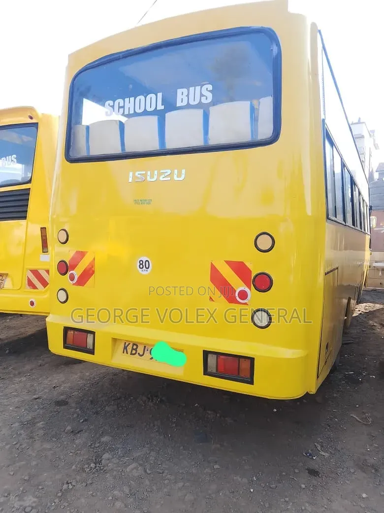 Isuzu FRR 2009 Yellow
