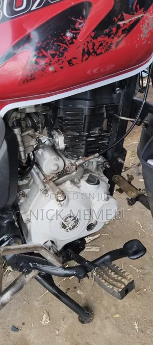 Bajaj Boxer 150 UG 2022 Red