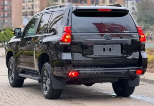 Toyota Land Cruiser Prado 2023 Black