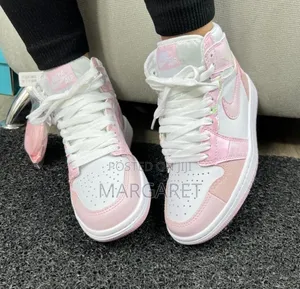 Jordan 1 Sneakers