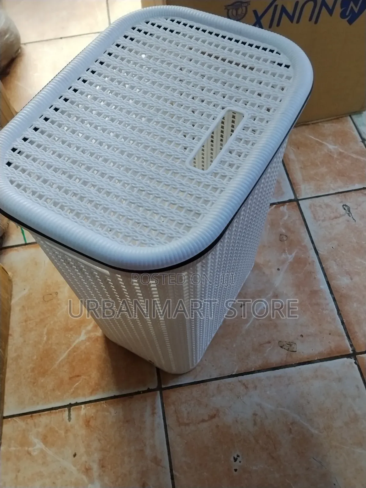 Spacious Clothes Basket With Lid – Large Size, 70 Litres