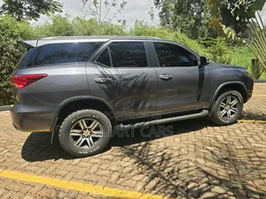 Toyota Fortuner 2016 Silver