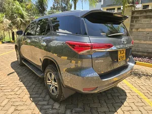 Toyota Fortuner 2016 Silver
