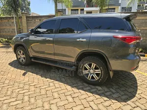 Toyota Fortuner 2016 Silver