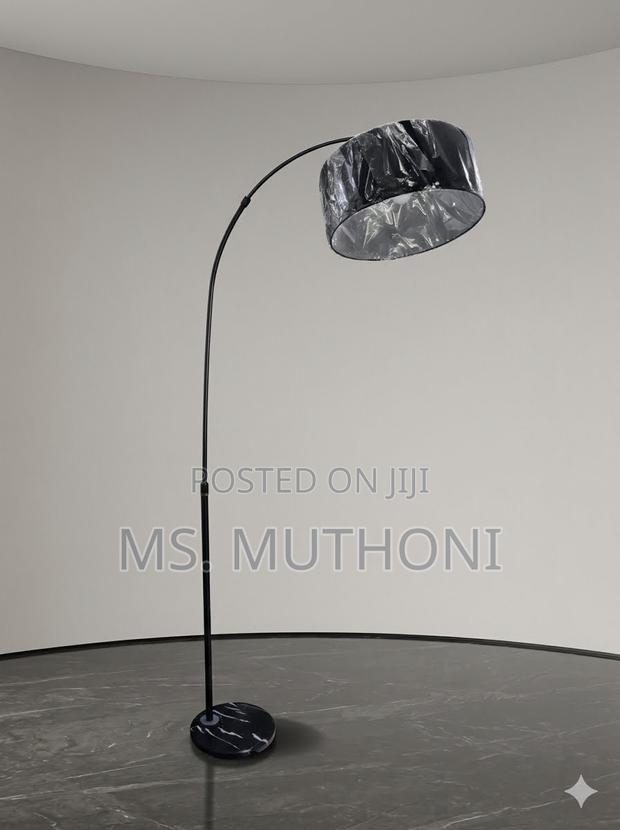 🛋 Sleek Black Arc Floor Lamp - thumbnail 2